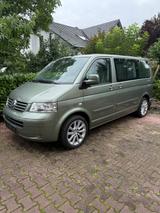 Volkswagen T5 Multivan - Volkswagen T5 Multivan: Grün