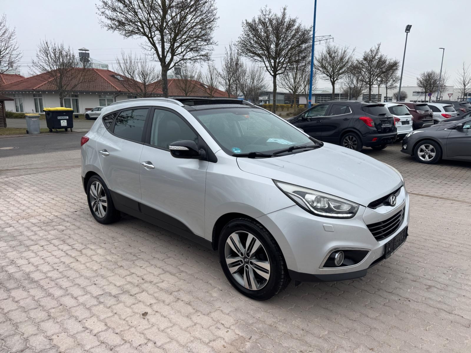 Hyundai ix35  AWD Panoramadach/LED/ Top Zustand