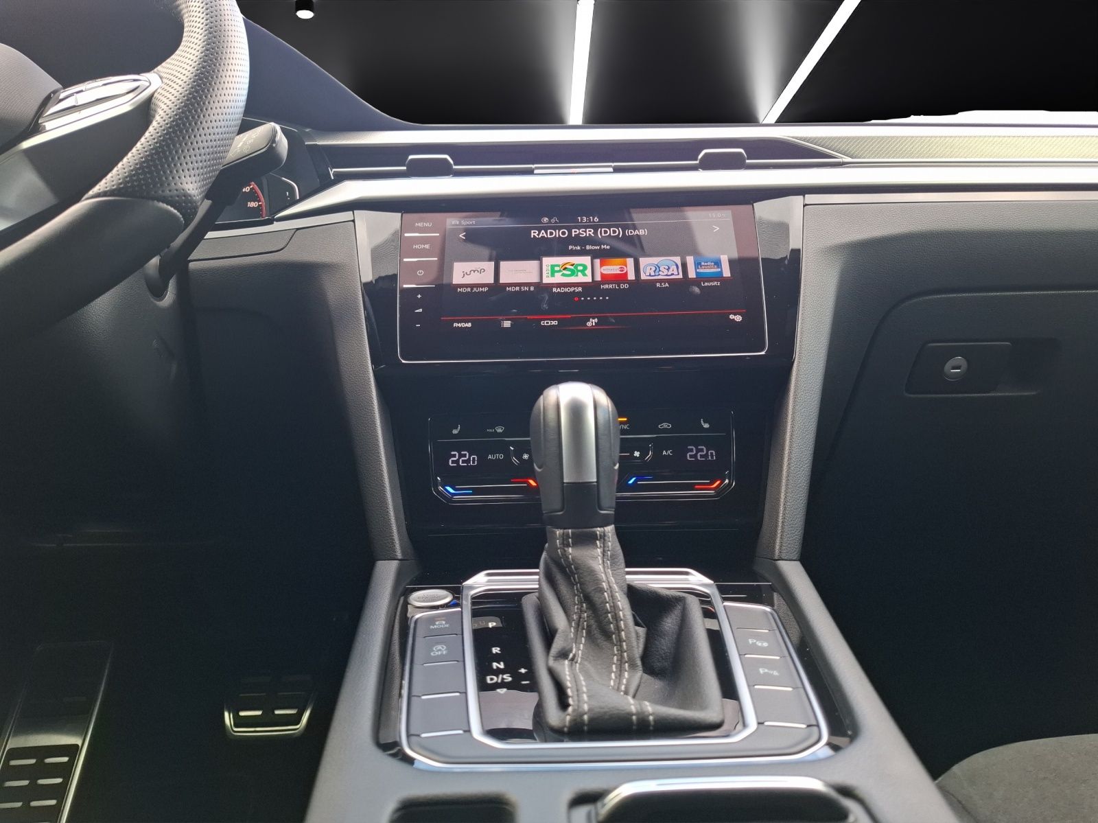 Fahrzeugabbildung Volkswagen Arteon SB TSI R-Line DSG LED Navi AID Pano Harma