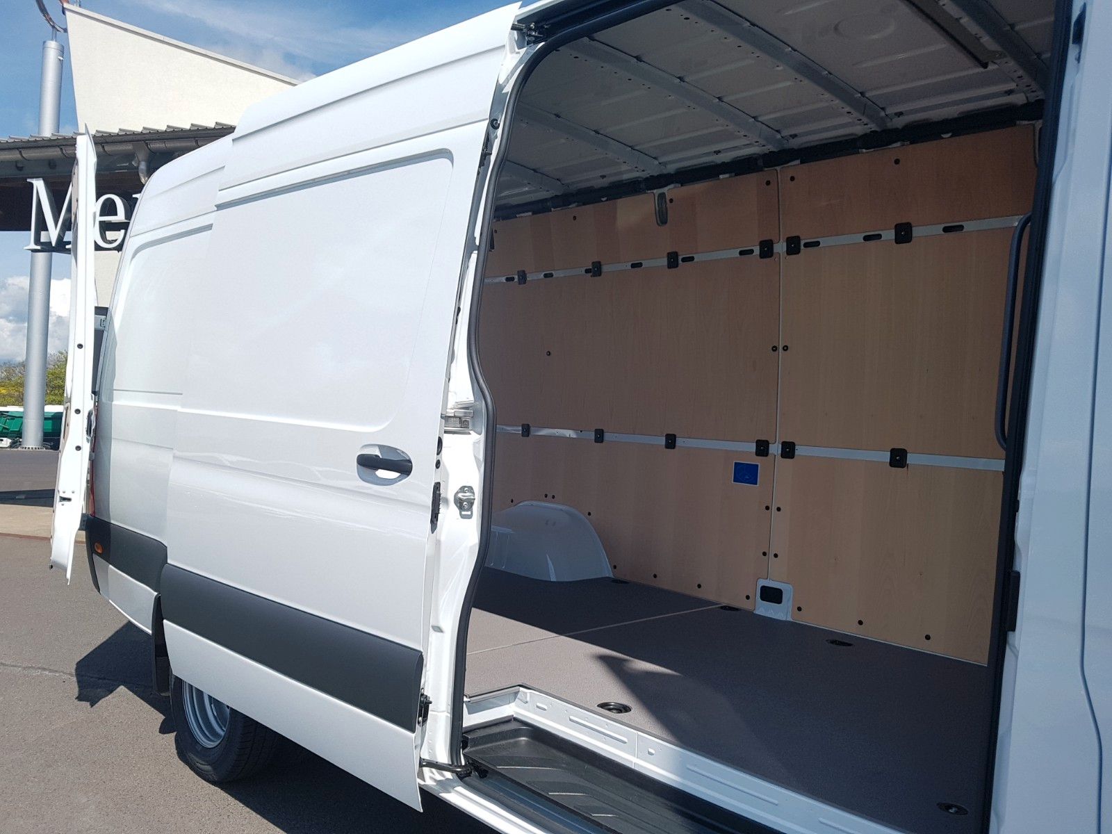Fahrzeugabbildung Mercedes-Benz Sprinter 517 CDI 4325 9G Klima AHK3,5 Kamera