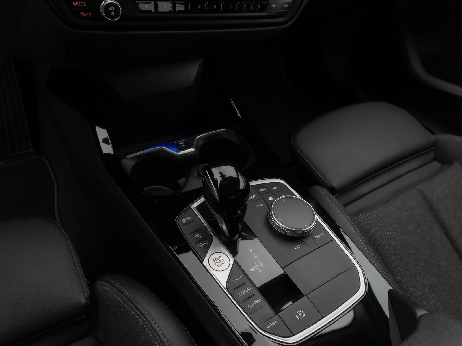 Fahrzeugabbildung BMW 220d Gran Coupé SportLine Kamera DAB HiFi Lenkrh