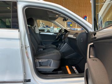 Volkswagen Tiguan *R-Line*Spurhalte*ACC*LED*AHK*Massage*