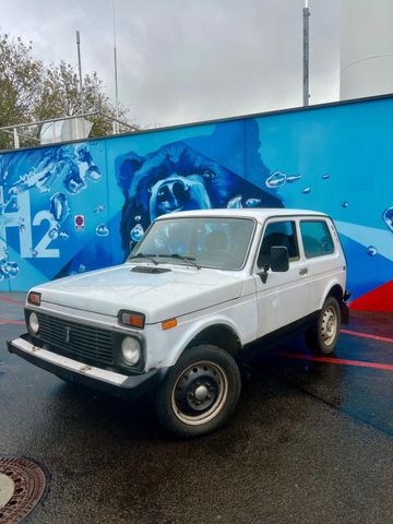 Lada Niva 1,7 4x4 Servo TÜV 2025 EURO4 AHK