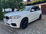 BMW X5 xDrive 40 d M-Sportpaket Panorama Alcantara - BMW X5 mit Diesel-Antrieb: Alcantara