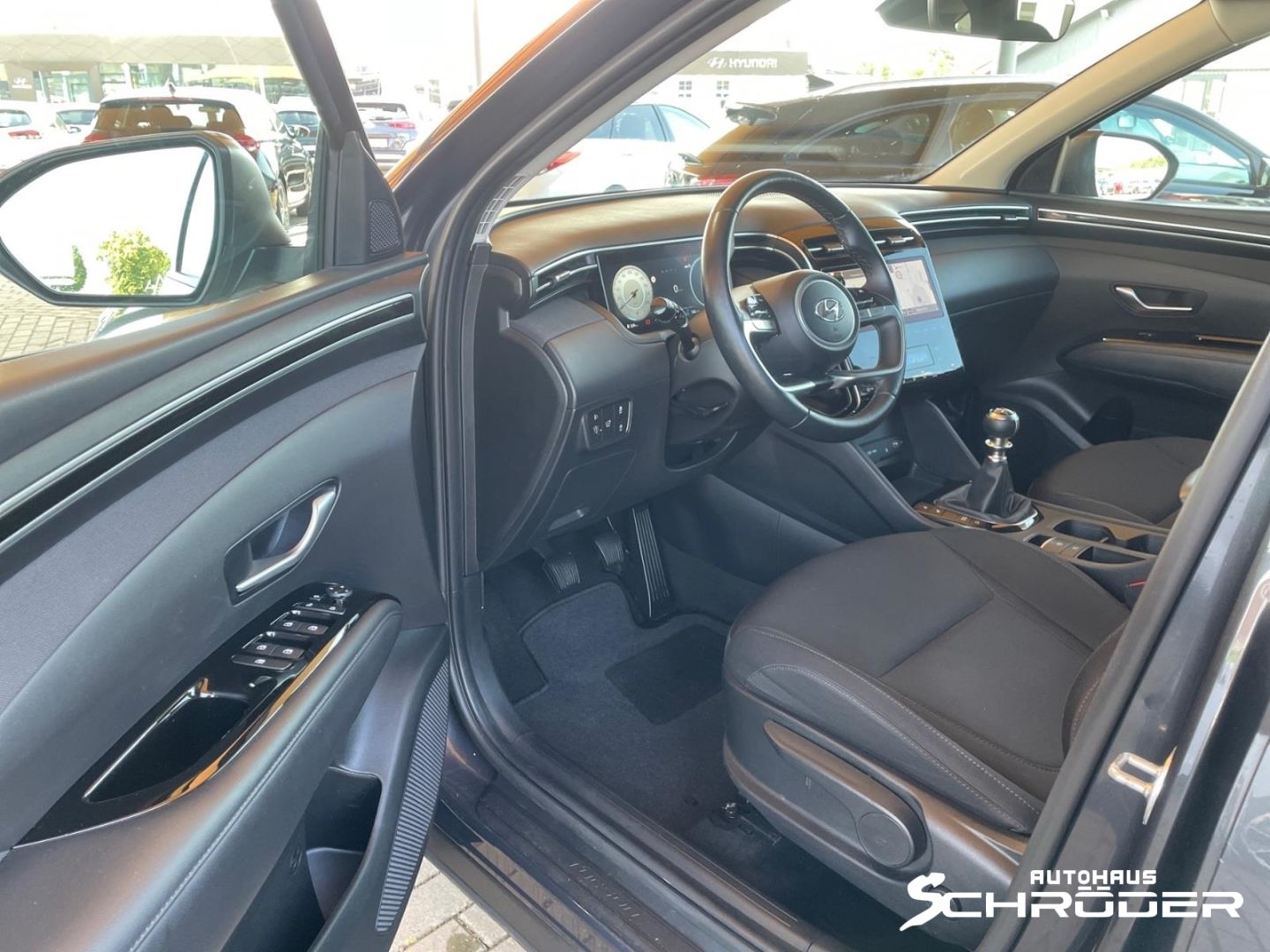 Fahrzeugabbildung Hyundai Tucson 1.6 CRDi TREND ASS-P+SHZ+EL.HECKKLAPPE AC