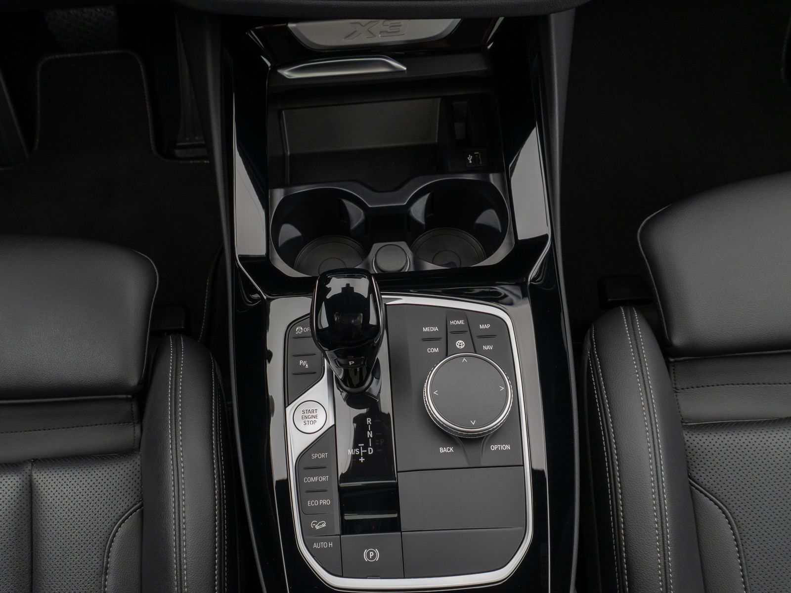 Fahrzeugabbildung BMW X3 xD30i Panorama Kamera DAB HiFi Sport 19Zoll