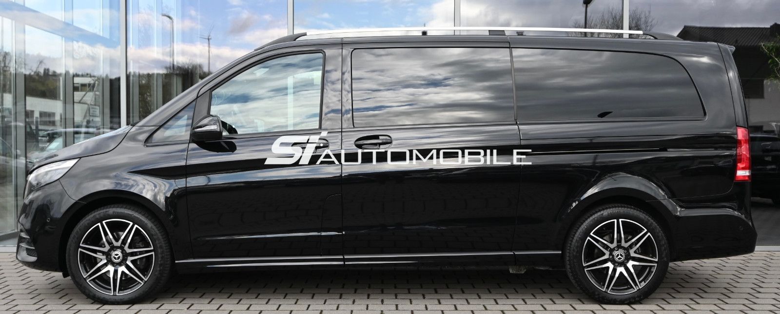 Fahrzeugabbildung Mercedes-Benz V 250 d 4Mat. AMG extralang °AIRMATIC°AHK°STHZ°