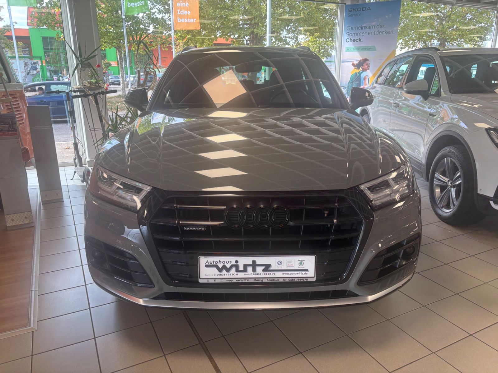 Fahrzeugabbildung Audi Q5 40 TDI quattro KAM NAV S-LINE