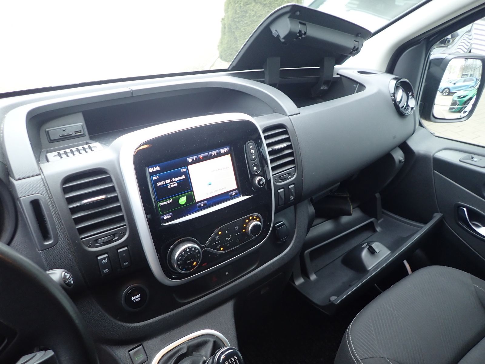 Fahrzeugabbildung Renault Trafic Combi L1H1 SpaceClass ENERGY dCi 145