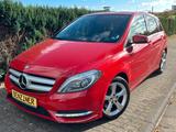 Mercedes-Benz B 220*4MATIC*Leder*Tempo*54TKM*HU NEU - rote Mercedes-Benz B 220