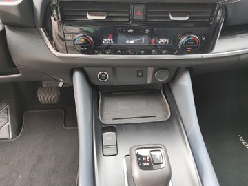 Bild 12 Nissan Qashqai Tekna MEV Xtronic AT AHK+KAMERA+SHZ+PDC+