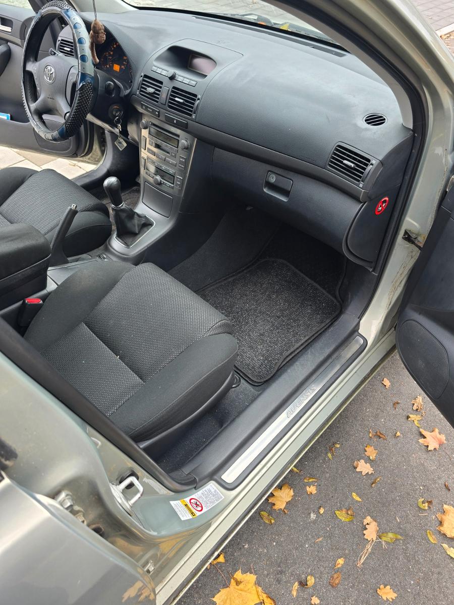 Toyota Avensis 2004 — photo 15