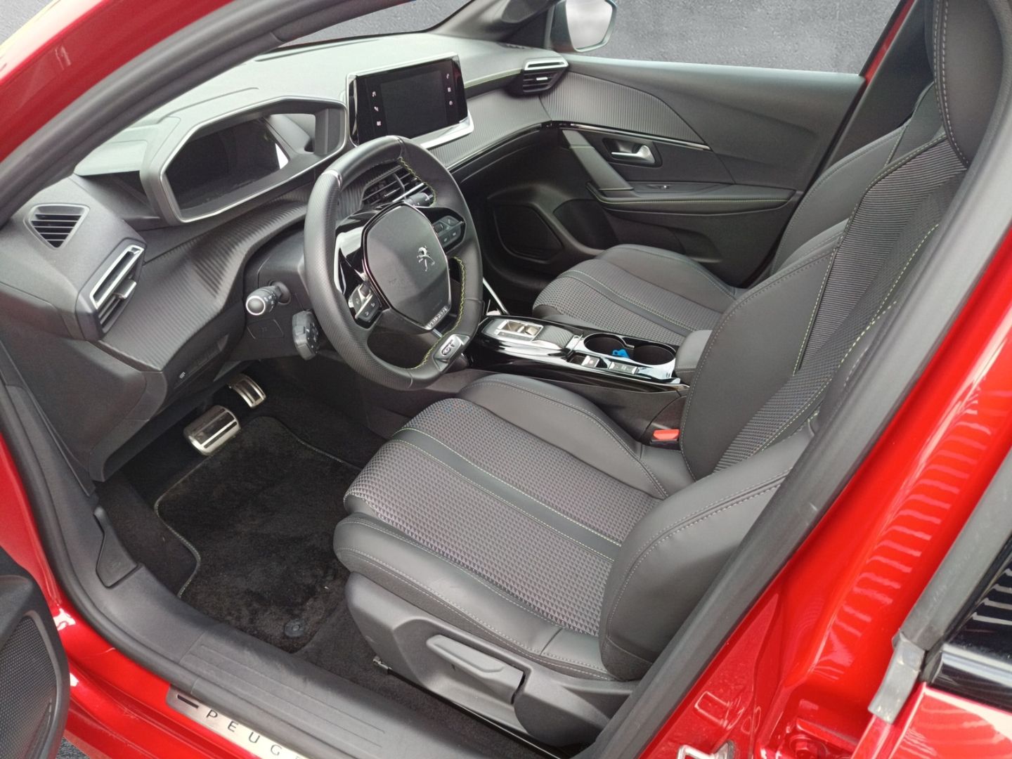 Fahrzeugabbildung Peugeot 208 e- GT Elektromotor 136 *ACC*Kamera*Sitzheizu