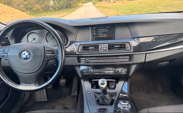 BMW 520 2011 — photo 10