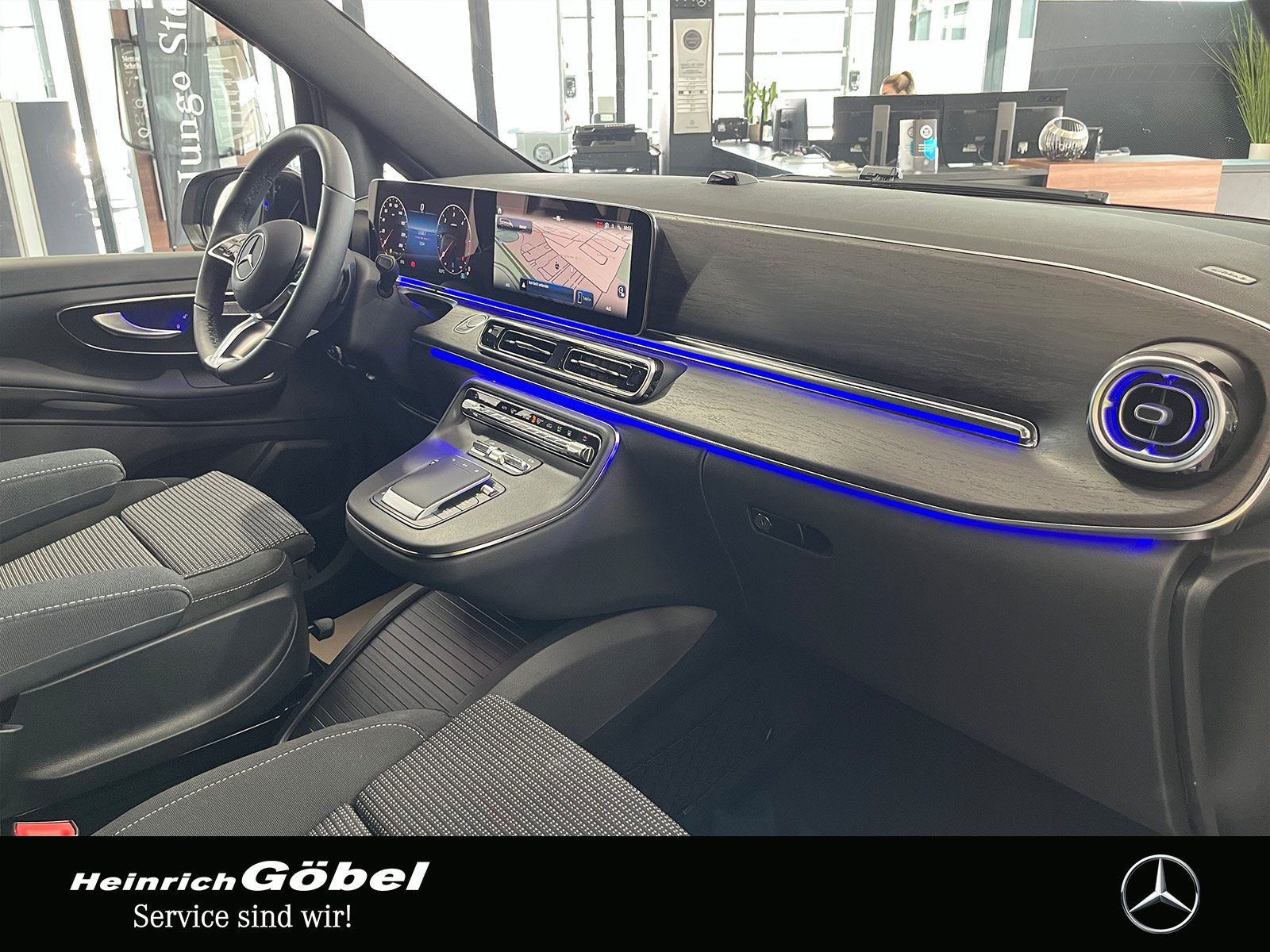 Fahrzeugabbildung Mercedes-Benz V 300 d lang AMG+360°+FAHRASSIST+AHK+MULTIBEAM