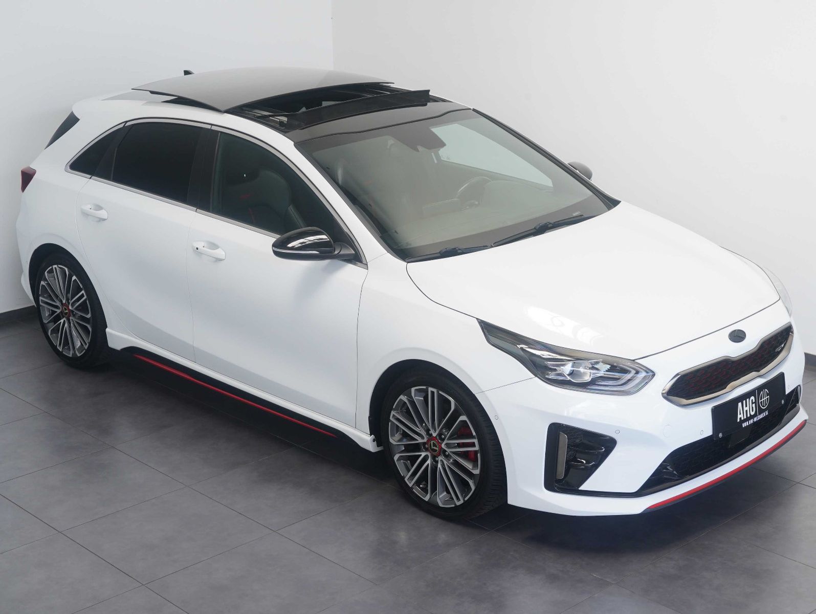 Fahrzeugabbildung Kia cee'd / Ceed 1.6T-GDI GT LED/NAVI/ACC/PANO
