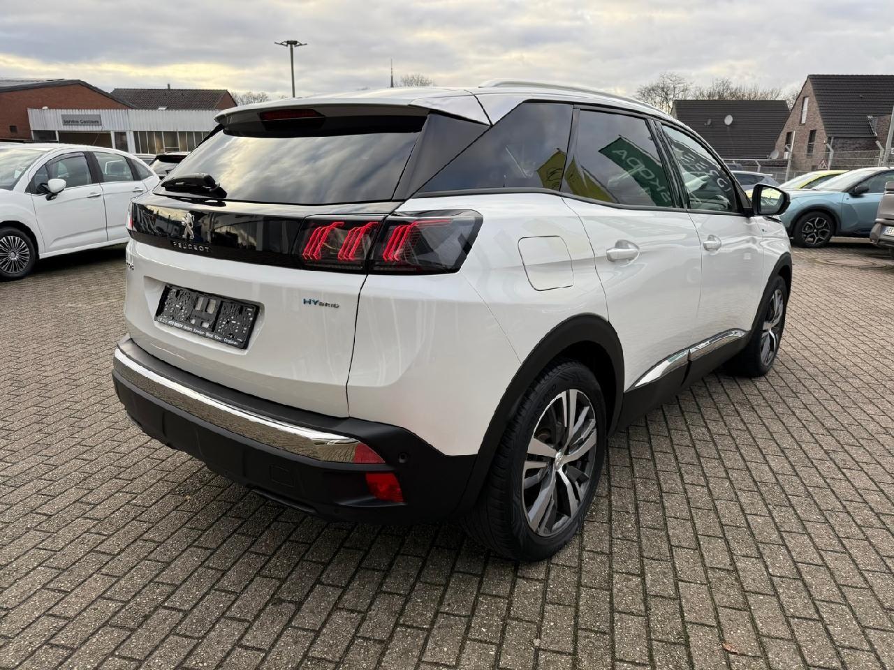 Peugeot 3008 Hybrid 225 Allure Pack