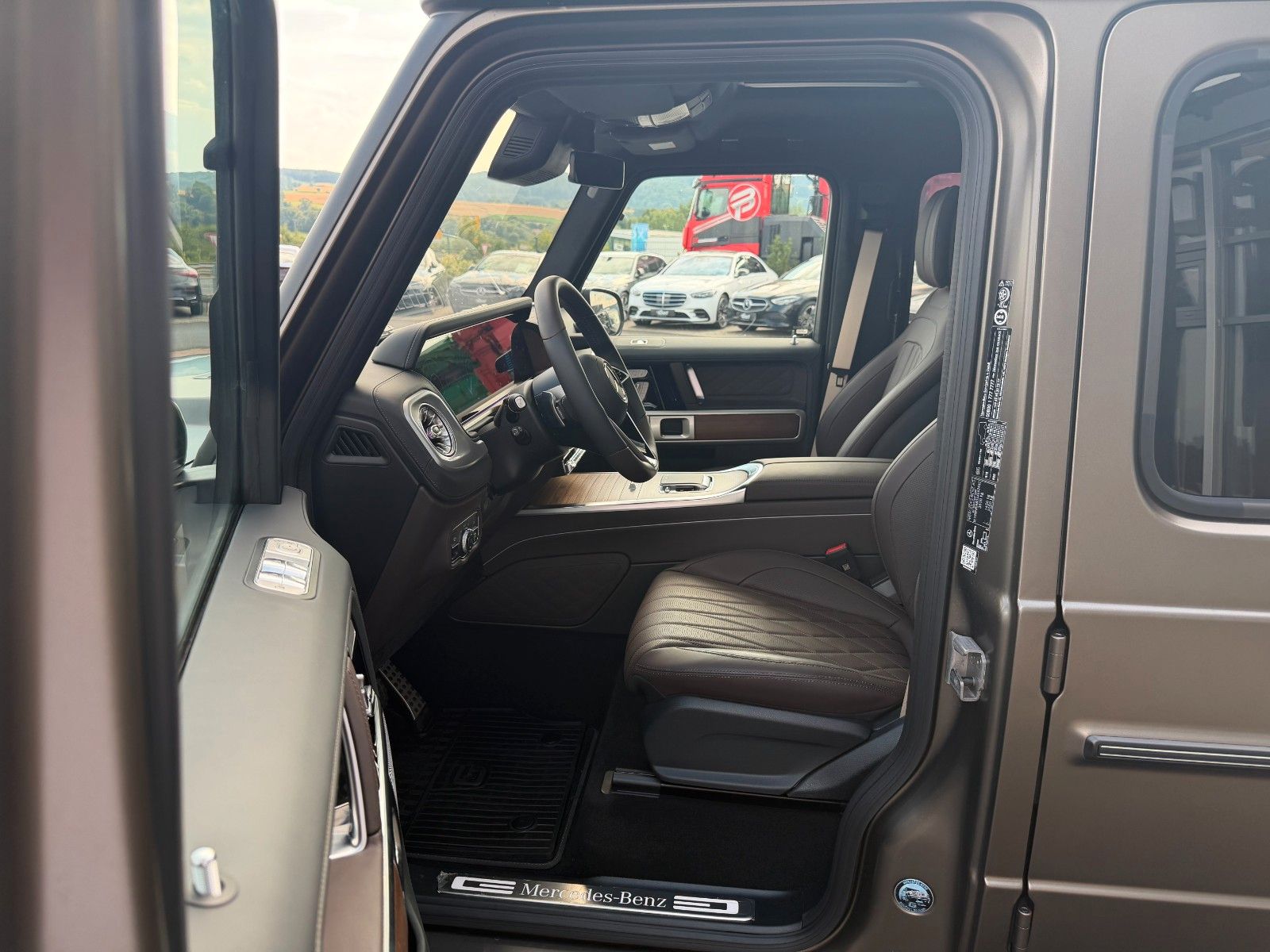 Fahrzeugabbildung Mercedes-Benz G 580 AMG+Distr+Burm3D+Massage+ESD+Night+360