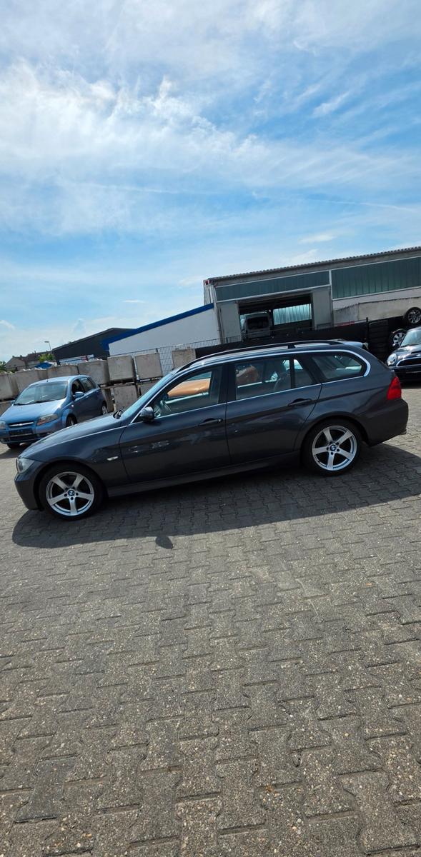 BMW 325 2006 — photo 12
