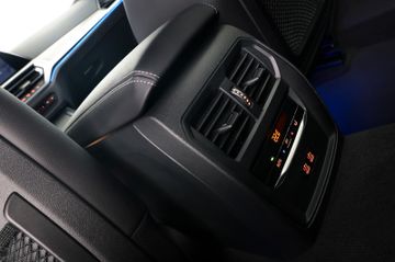 BMW 320i Touring M Sport Shadow LASER ACC RFK 19"