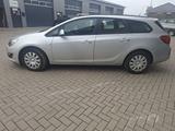 Opel Astra J Sports Tourer Selection 1.Hd.Scheckheftg - Opel Astra: J Selection