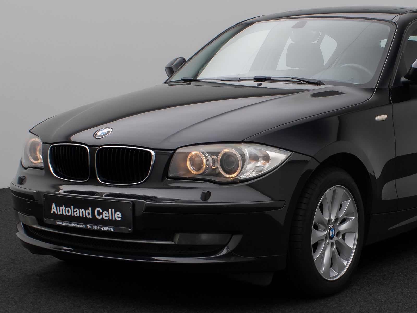 Fahrzeugabbildung BMW 118d Glasdach Navi Sitzhzg Xenon PDC 8Fach