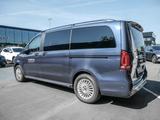 Mercedes-Benz EQV 300 Avantgarde AIRMATIC/PANO/DISTRO/360° KAM - Mercedes-Benz EQV: Schiebedach