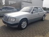 Mercedes-Benz 200E 124er *gepflegt*ESD* - Mercedes-Benz 200 mit Benzin-Antrieb: Schiebedach, Limousine