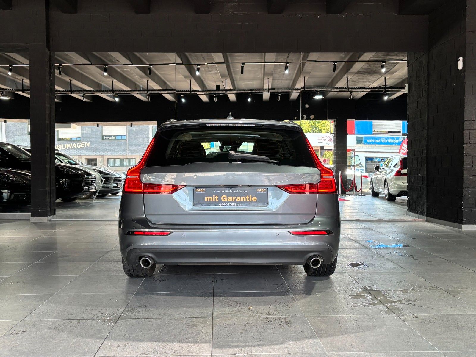 Fahrzeugabbildung Volvo V60 Momentum /KAMERA/LED/SHZ/ACC+/NAVI
