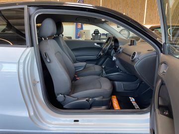 Audi A1  *SHZ*KLIMA*PDC*DYNAMIK-FAHRWERK*