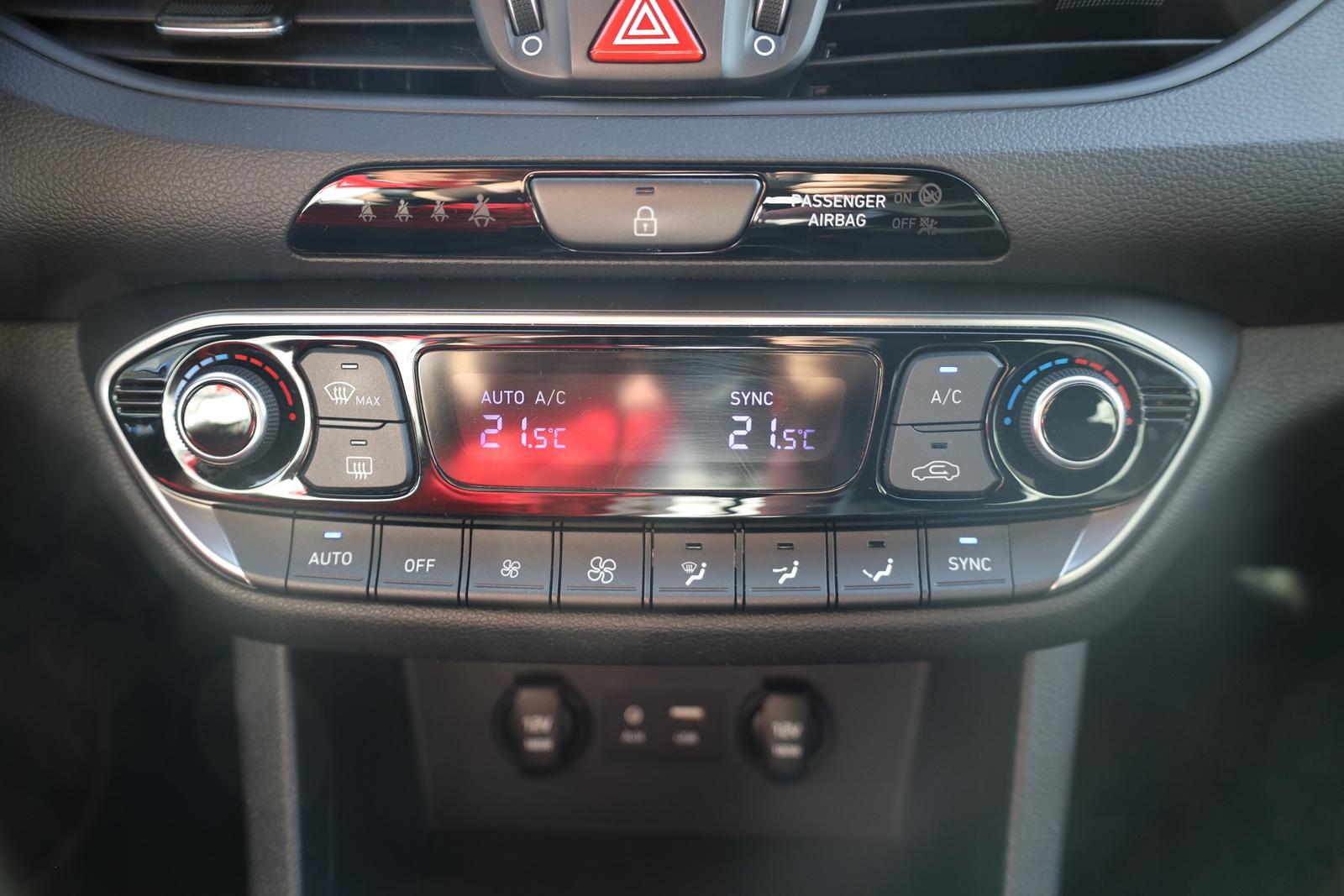 Hyundai i30 1.4 T-GDI Passion + LED Navi Kamera DAB USB