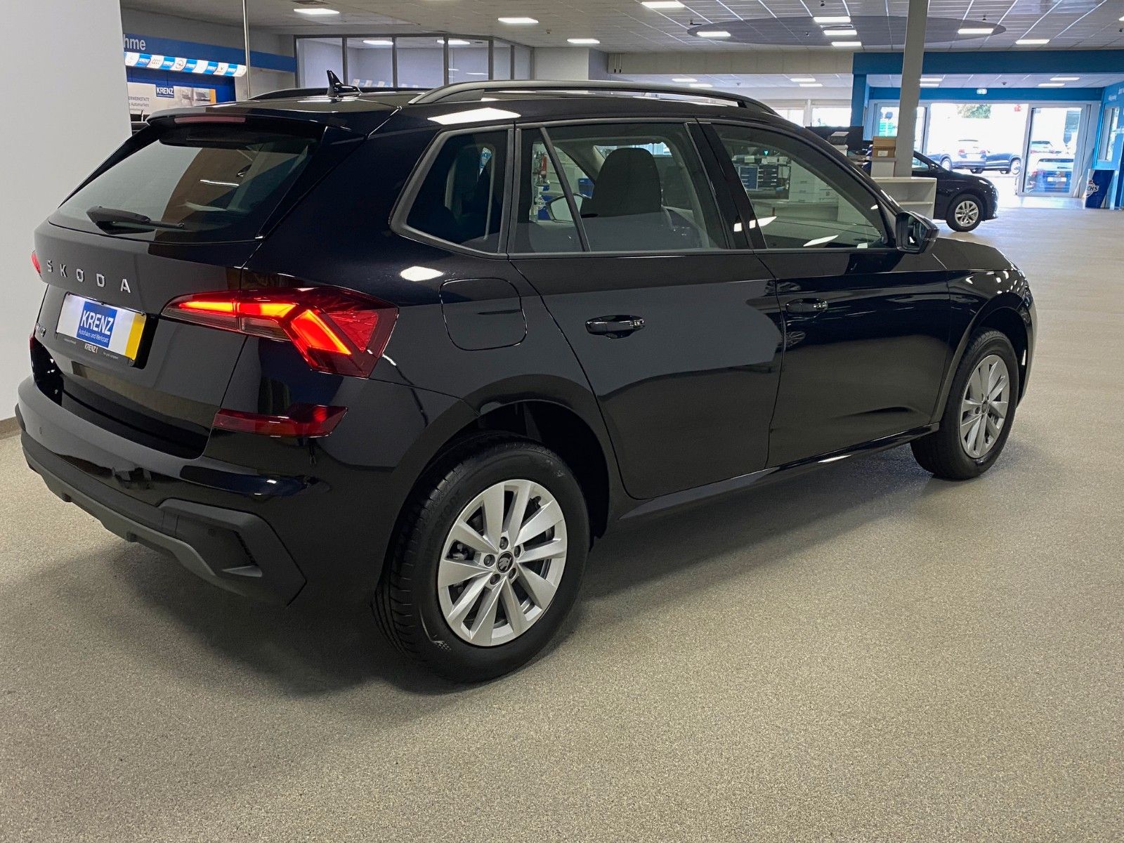 Fahrzeugabbildung SKODA Kamiq 1.0 TSI DSG Selection+KAMERA+PDC+16"Alu+BC