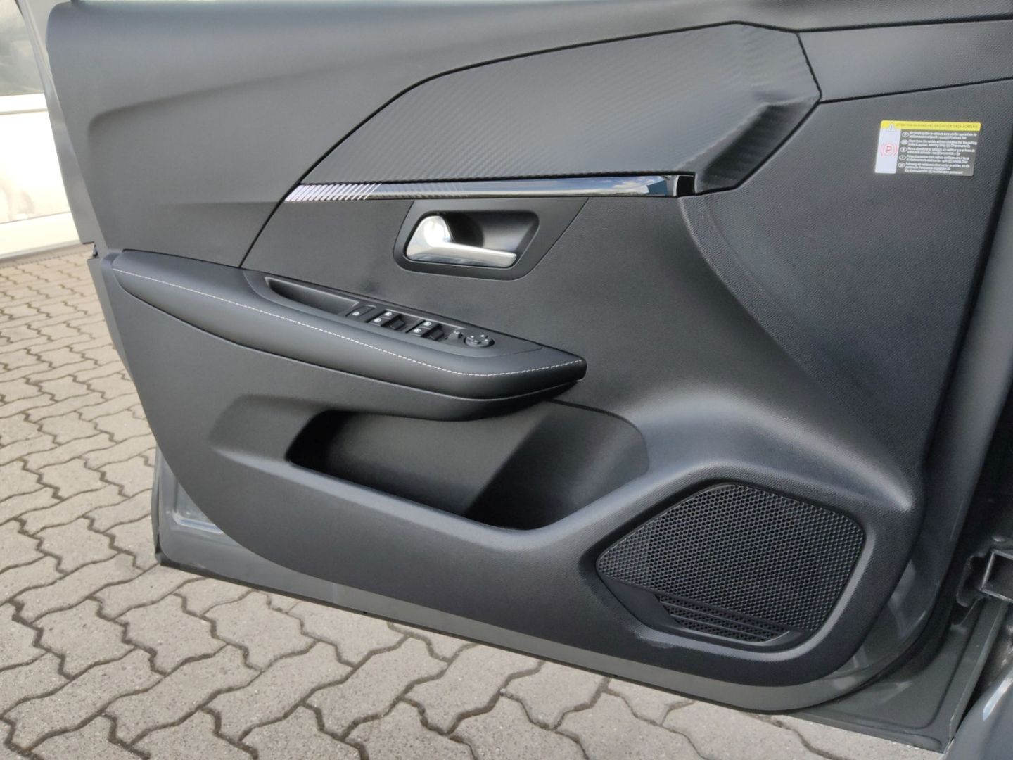 Peugeot e-208 - Bild 13