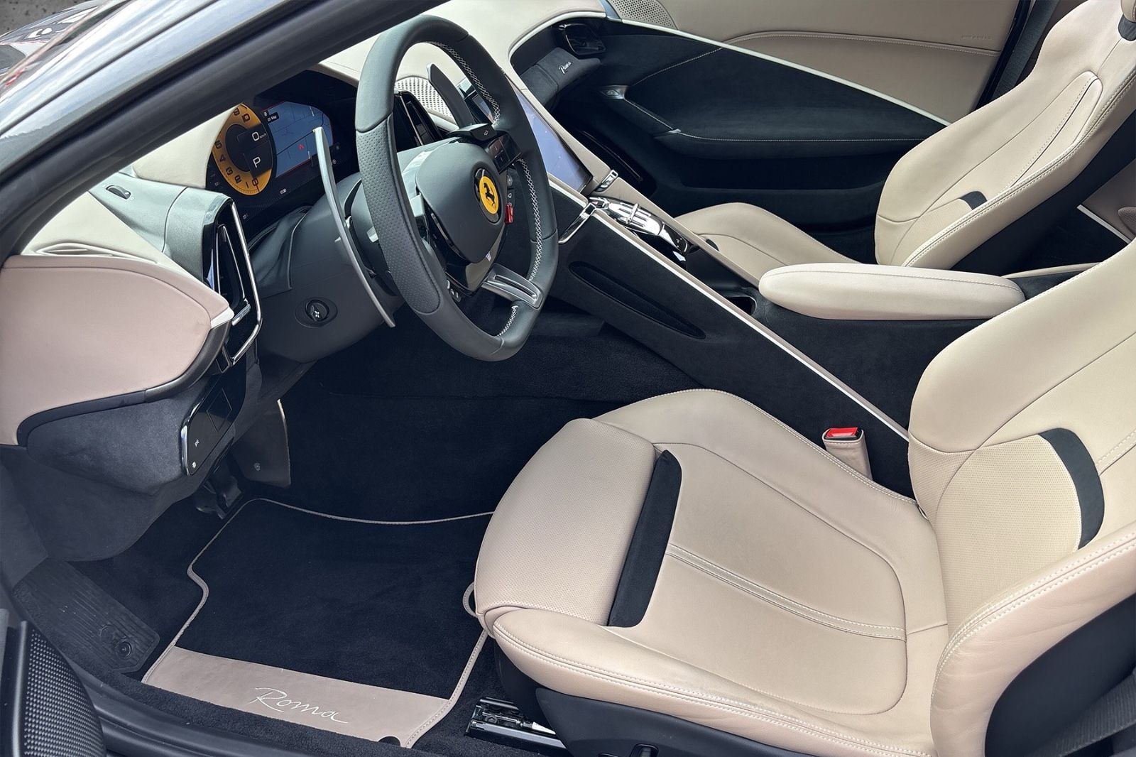 Fahrzeugabbildung Ferrari Roma*erst 1000 km*ADAS*360° Surround*CarPlay