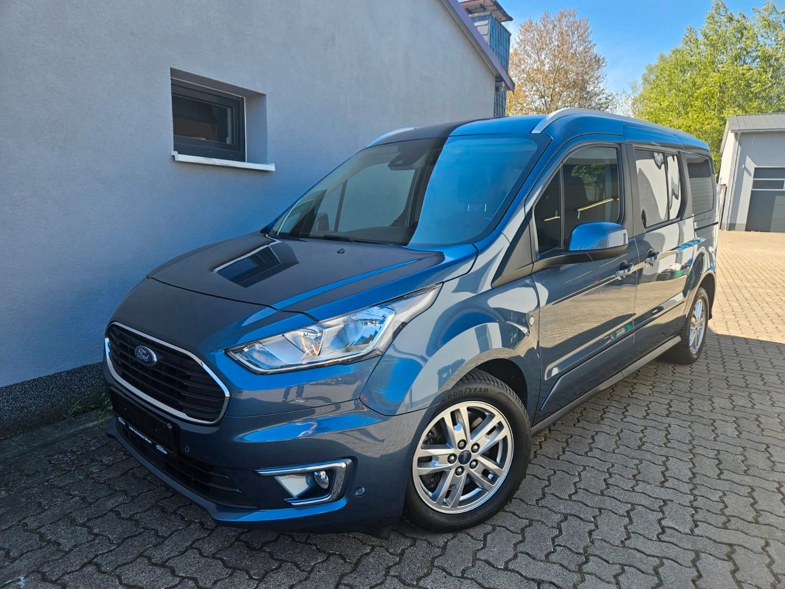 Ford Grand Tourneo Titanium RFK SWA LKA ACC Panorama