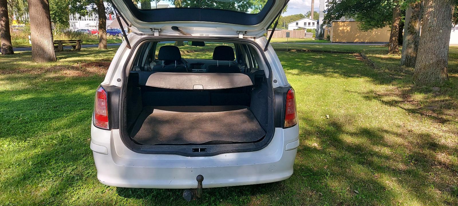 Opel Astra 2010 — photo 5