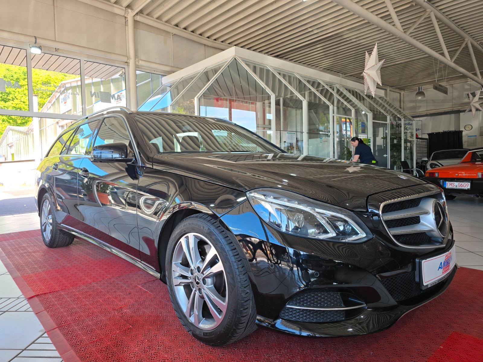 Mercedes-Benz E 250 T CDI BlueEfficiency+STANDH+AHK+NAVI+360°+