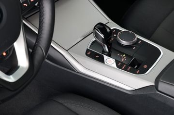 BMW 320d xDrive Touring DriveAssist RFK AHK 1.Hand