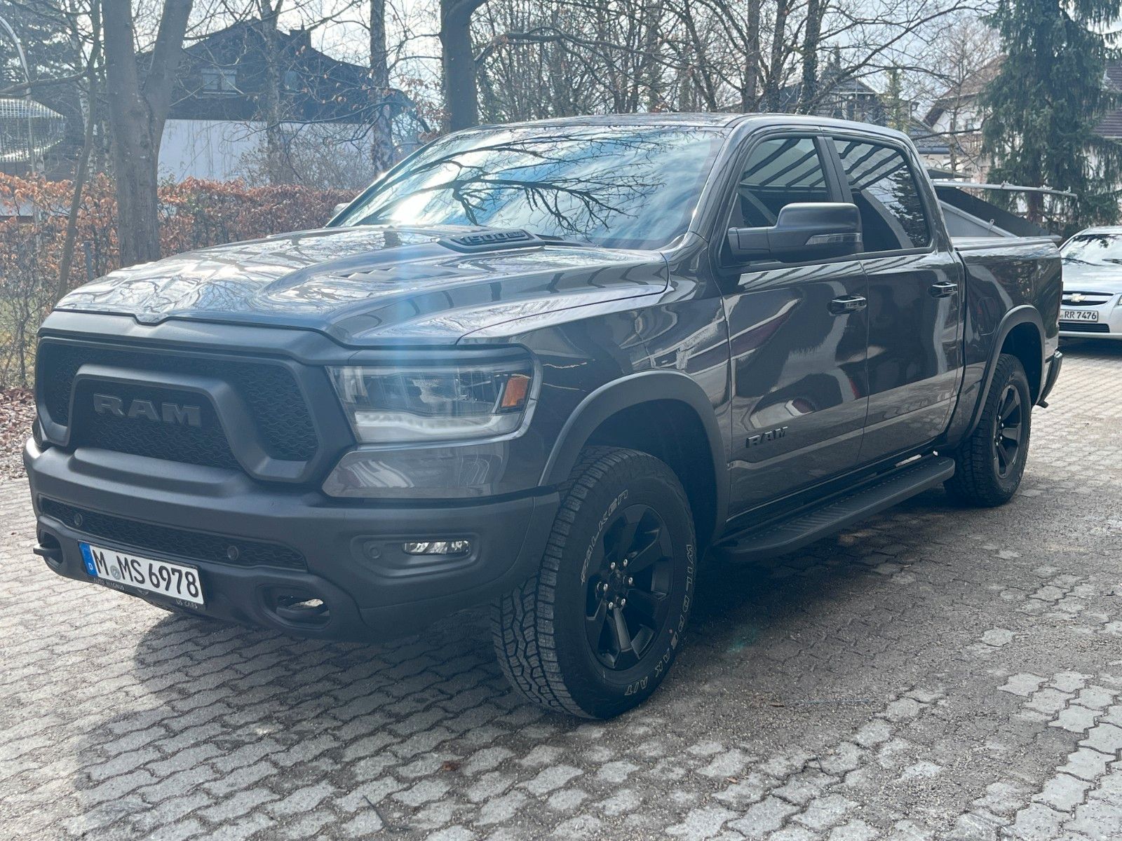 Fahrzeugabbildung Dodge RAM 1500 Crew Cab Rebel Night *LPG*