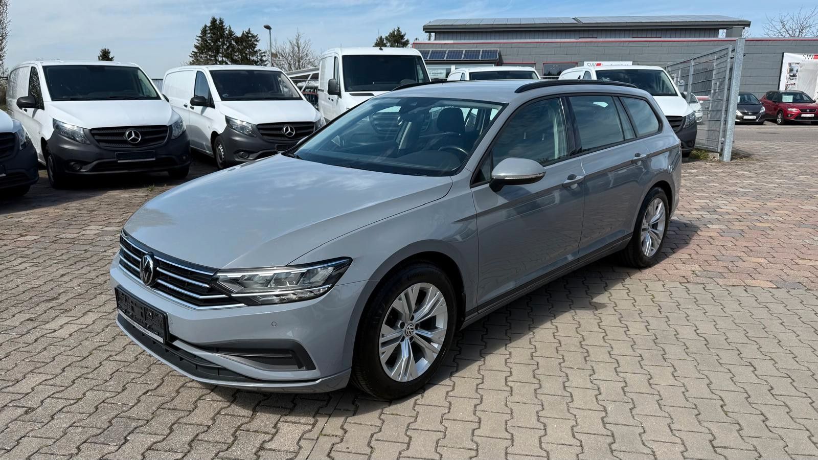 VW Passat Variant Conceptline 2.0 TDI Navi Kam LED