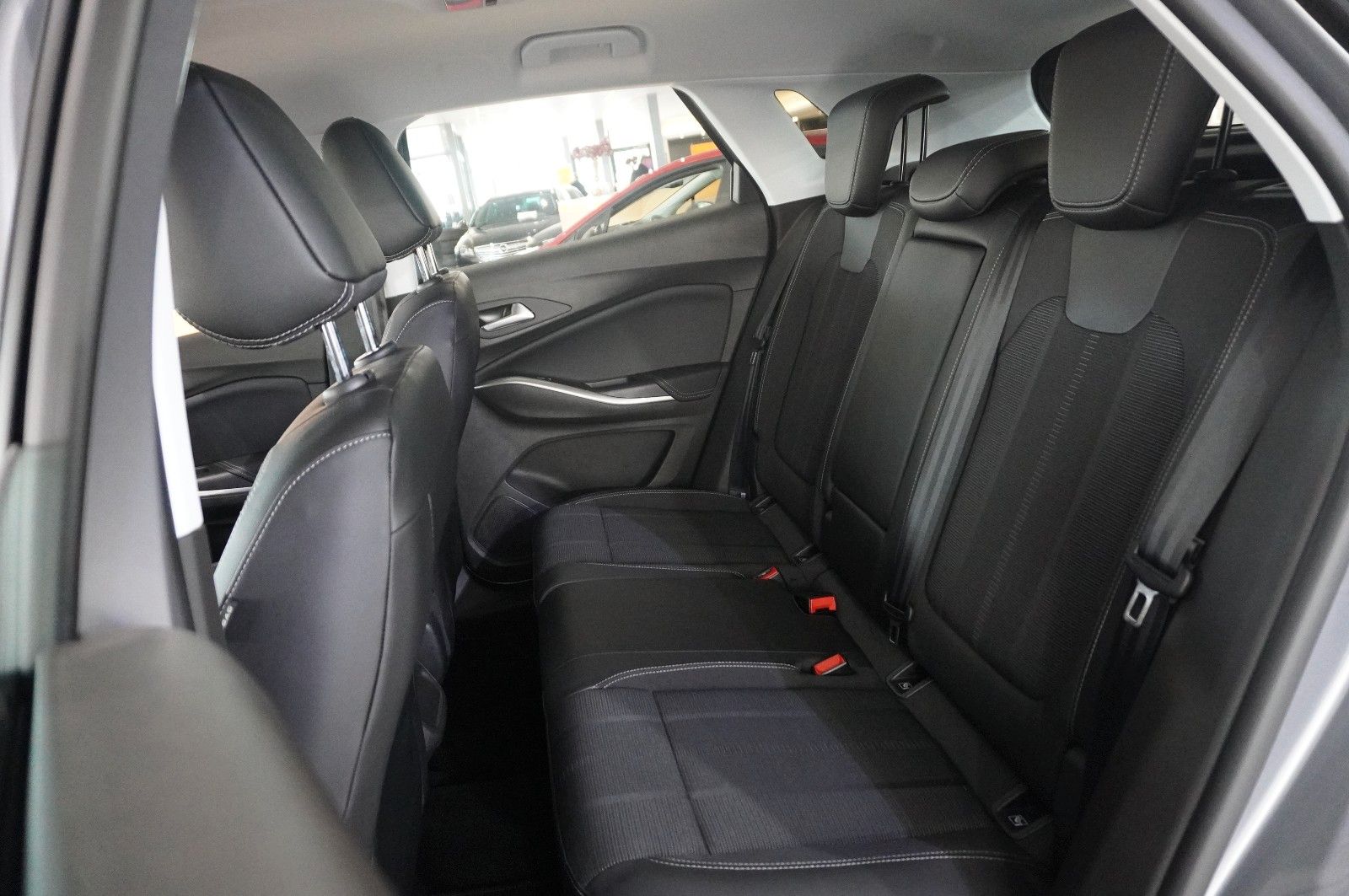 Fahrzeugabbildung Opel Grandland (X) 1.2T ENJOY NAVI/LED/KAMERA/SH/DAB+