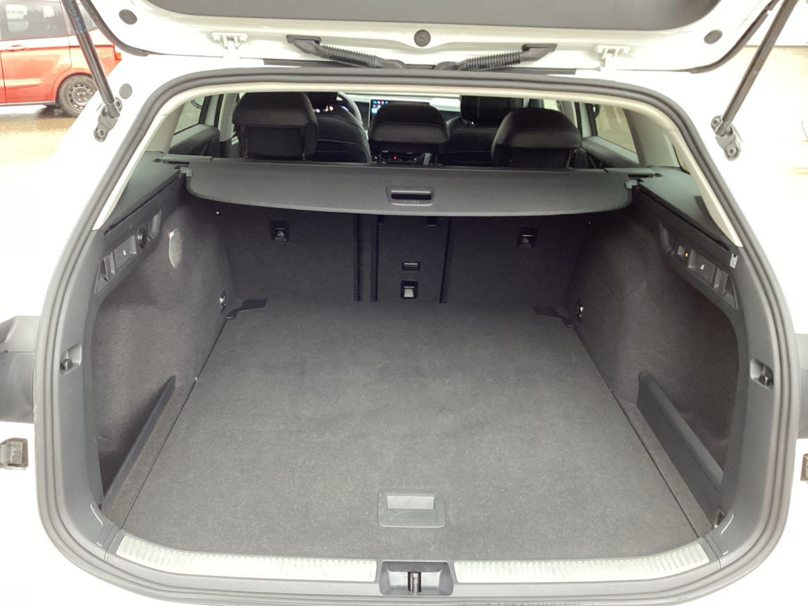 Volkswagen Passat Variant - Bild 15