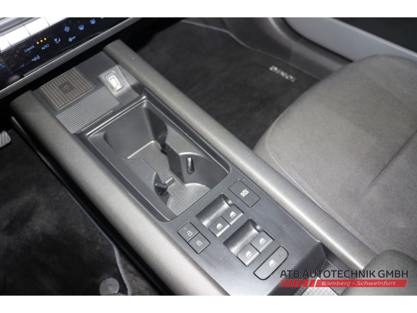 Fahrzeugabbildung Hyundai IONIQ 6 TECHNIQ 77,4 kWh 97,3% SOH HUD Navi LED
