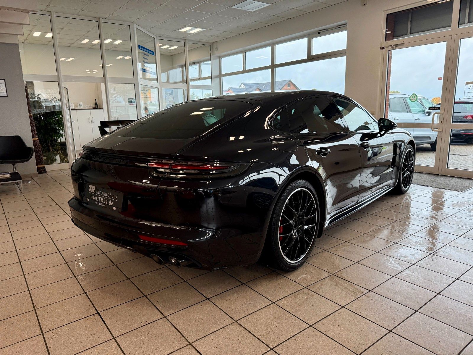 Fahrzeugabbildung Porsche Panamera GTS SportDesign/Panorama/ACC/Carbon/DAB