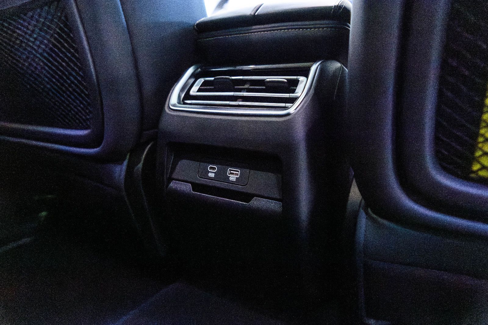 Fahrzeugabbildung GWM Wey 05 2.0 PHEV LUXURY 4WD Sitzpaket