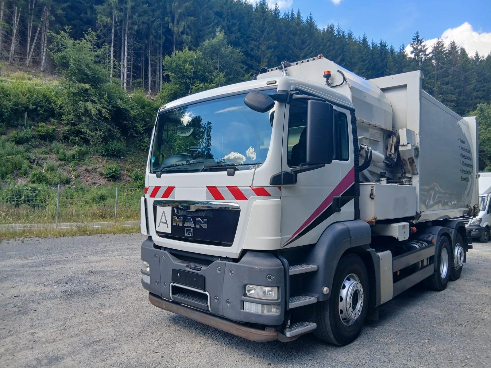 MAN 26.320 TGS ** Seitenlader / Rechtslenker **
