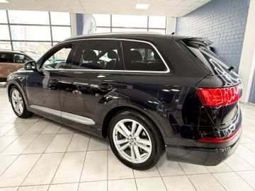 Audi Q7 - 4