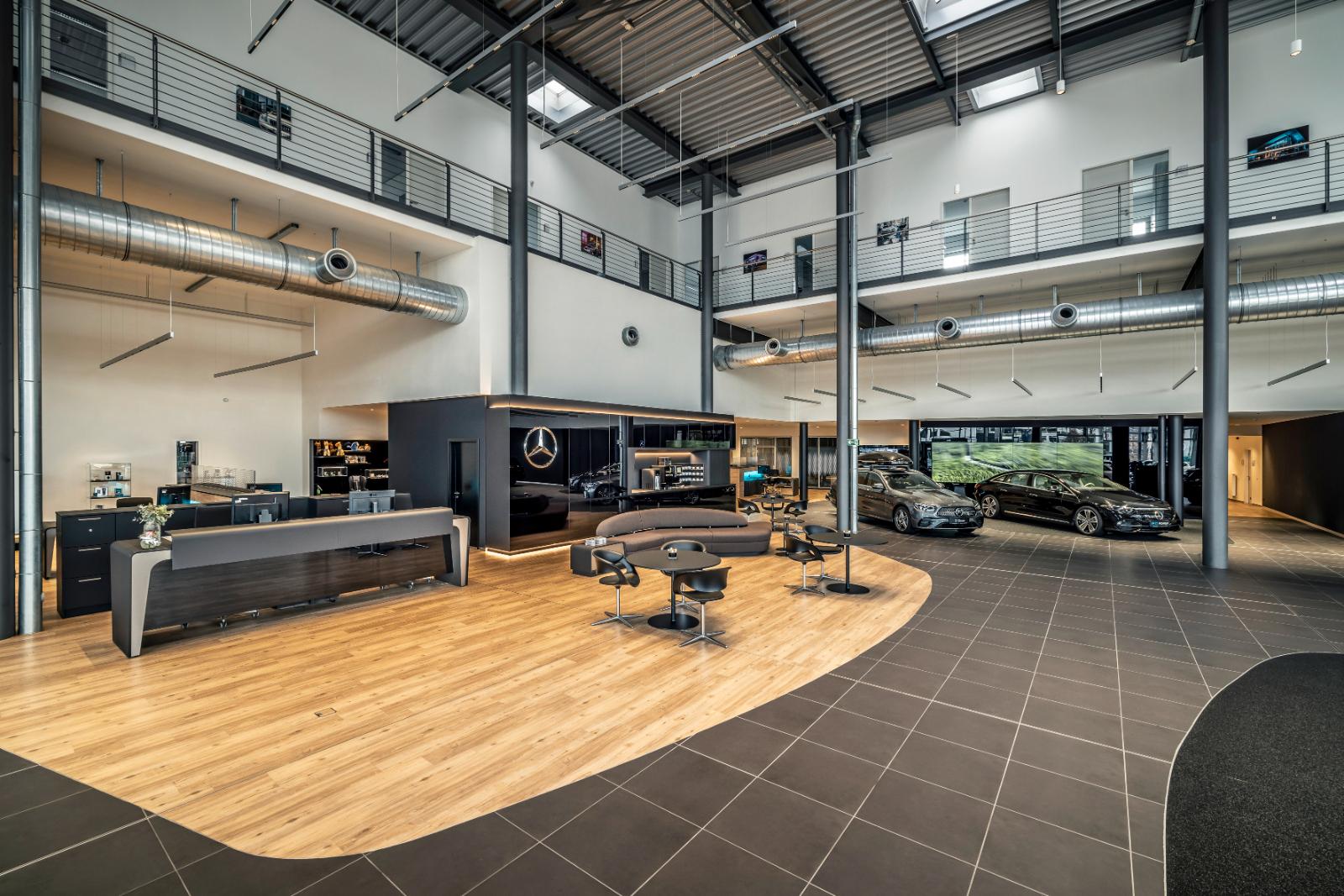 showroom-image-top