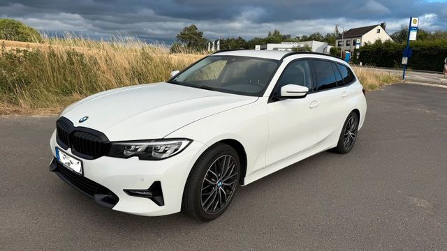 BMW BMW 318d Touring Sport Line LED Sportsitze...