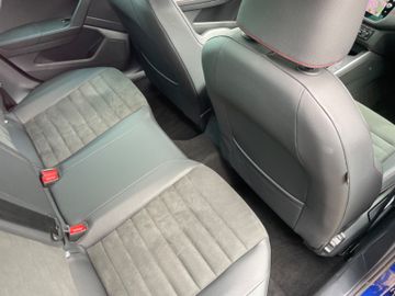 Fahrzeugabbildung SEAT Arona 1.0 TSI FR DSG LED/ACC/Navi/Virt. Cockpit